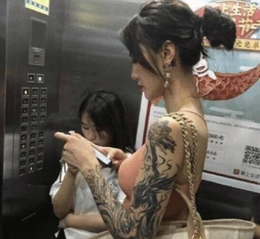 台湾女纹身网红吃瓜,揭秘娱乐圈幕后故事