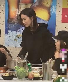 网红自拍吃瓜图片